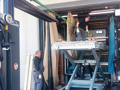 Instandhaltung Kläranlage: 2,5 Tonnen pro Schubladeneinsatz – kein Problem für unser Team!